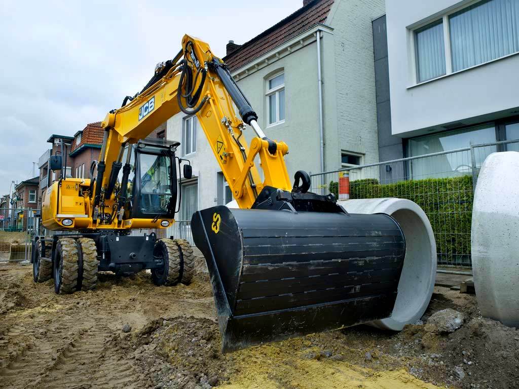 1obilnye-ekskavatory-js-145-w-jcb1